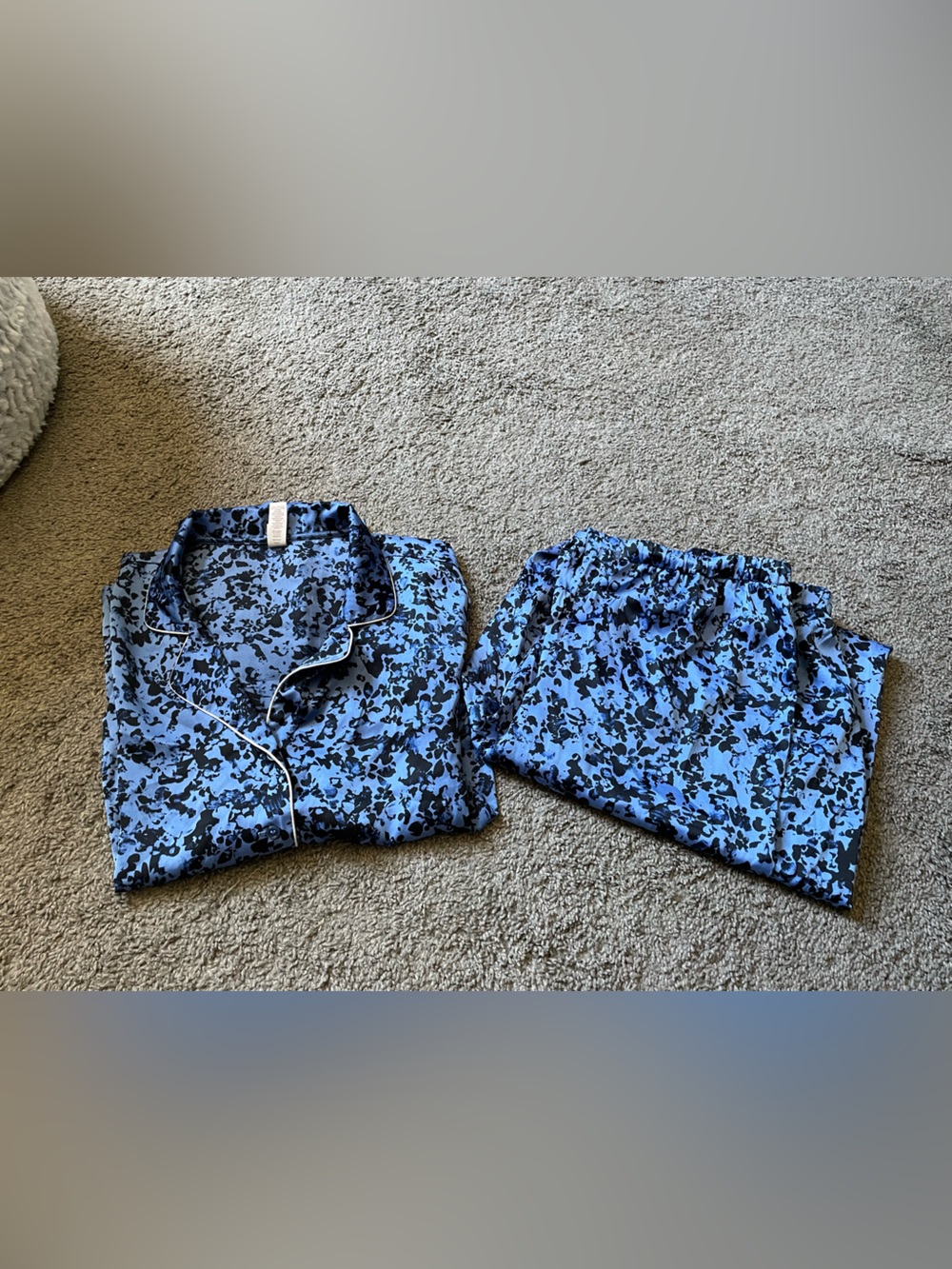 Pajama Set - Picture 3 of 5